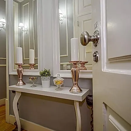Nocleg ze śniadaniem B In B Downtown 3*
