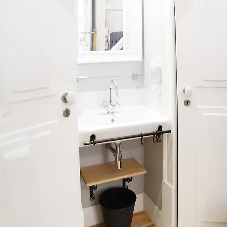 B In B Downtown 3* リスボン