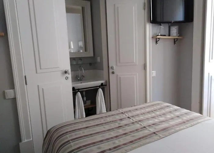 B In B Downtown Bed & Breakfast