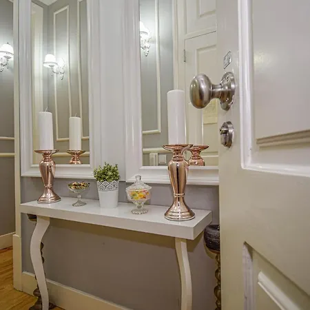 B In B Downtown Bed & Breakfast Lisboa
