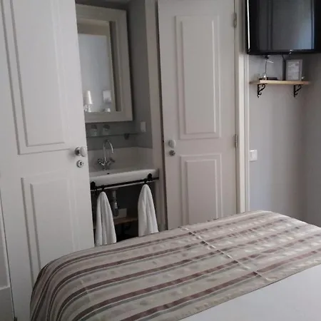 B In B Downtown Bed & Breakfast